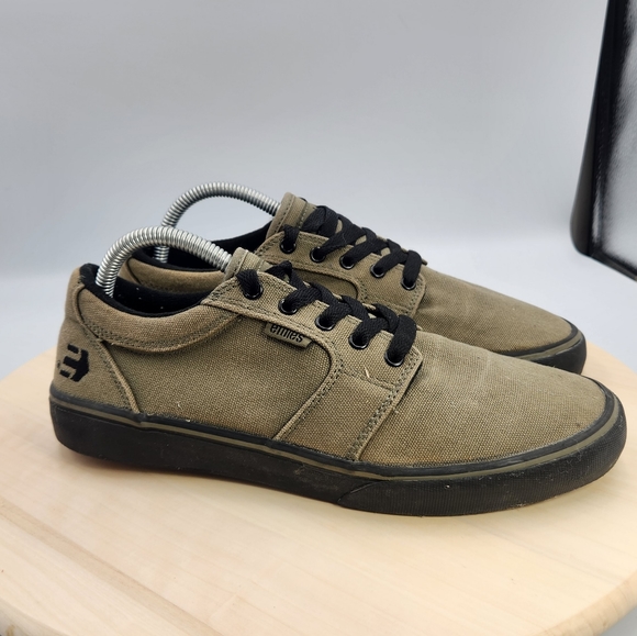 Etnies Other - Etnies Mens Skater Tennis Shoes Gray/Black sz 8